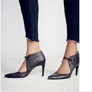 Grey Leather Cerow Heel Ankle Pointed Toe Shoe